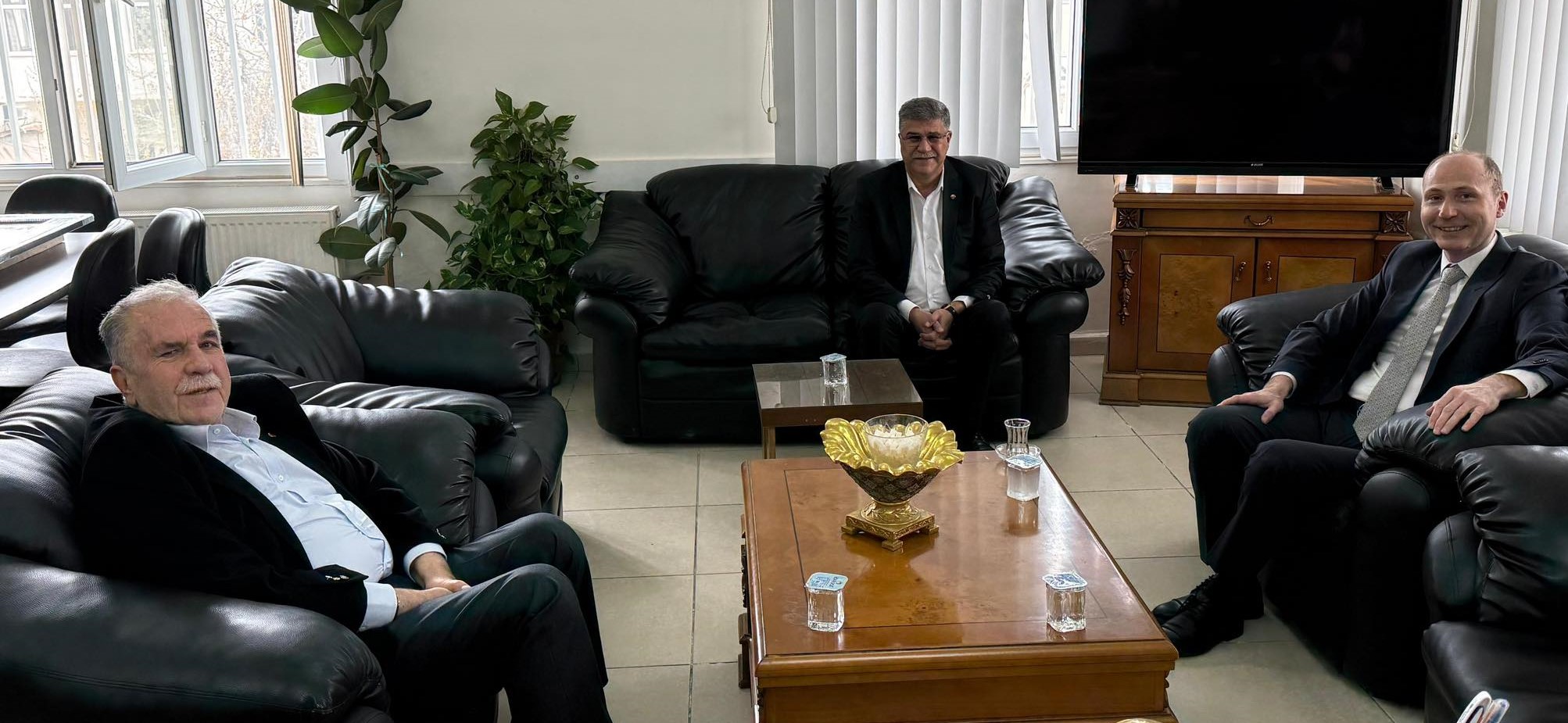 D�KA dan odam�za ziyaret